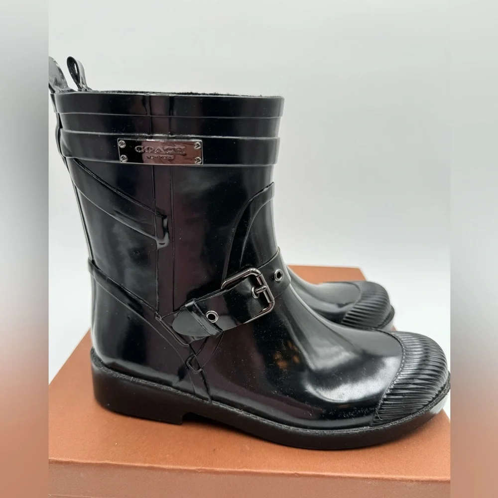 Coach - Lester Shiny Rubber Rain Boots - size 6 in box - Picture 7 of 9